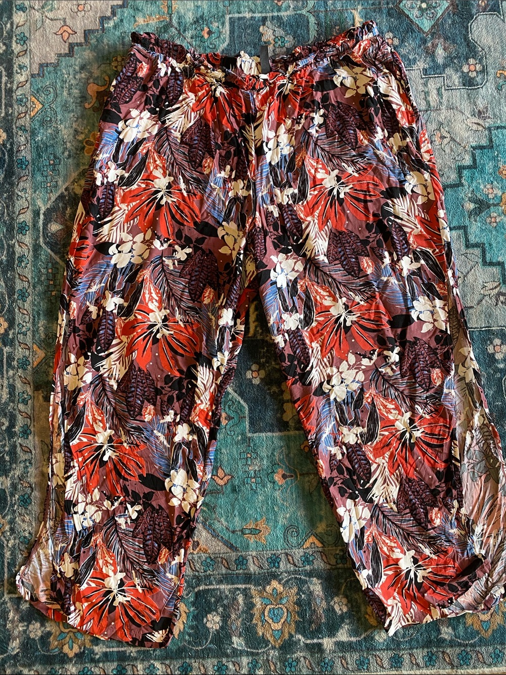 Adore Me Capris with side cut